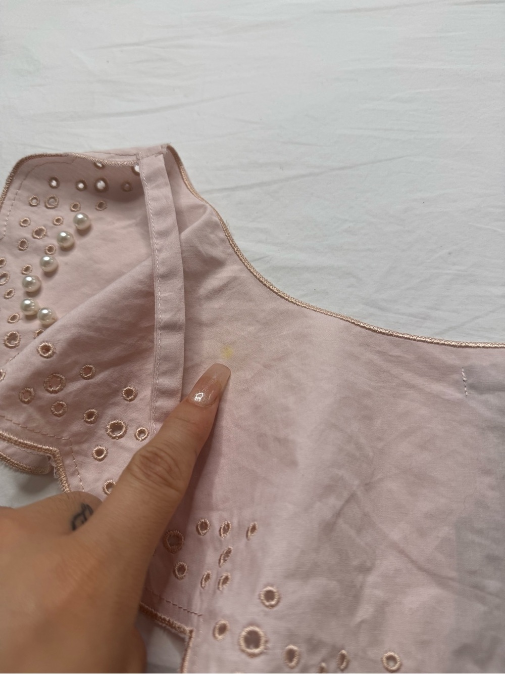 Steve Madden - Blush Scalloped Eyelet Cotton Pearl Trim Detachable Collar - Picture 5 of 9